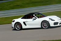CAR-PORSCHE-WHITE