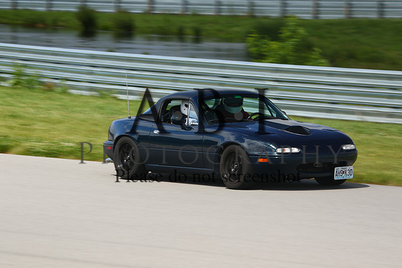 20160514-256A03521010ths