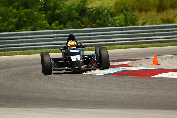 256A2779