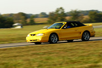 CAR-MUSTANG-YELLOW