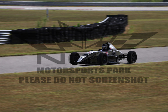 NG8A3584