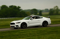 CAR-MUSTANG-WHITE