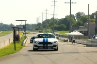 CAR-MUSTANG-WHITE
